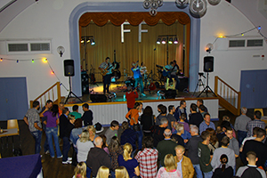 IMG_9021_Band_und_Publikum